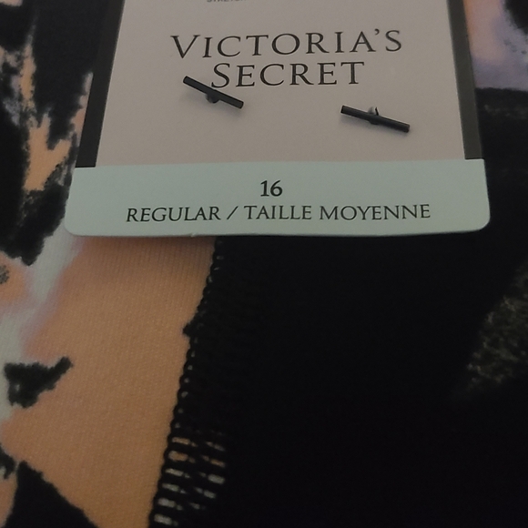 Victoria's Secret NWT Black Floral Incredible Leggings Size 16 High Rise - Picture 3 of 7